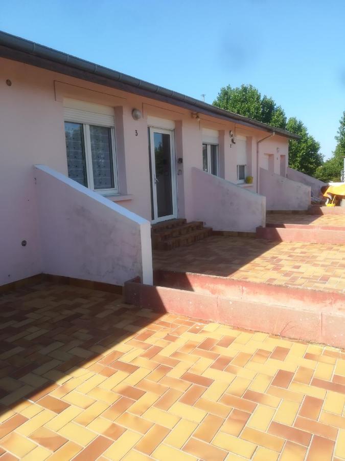 Logement De Plein Pied A Mirecourt Kültér fotó